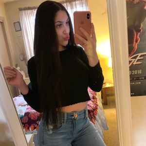 Meet your Posher, Angelyca